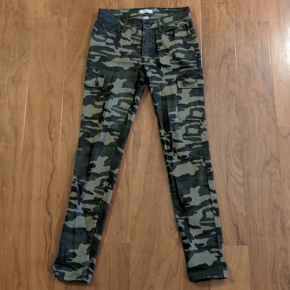 Camo skinny fit pants